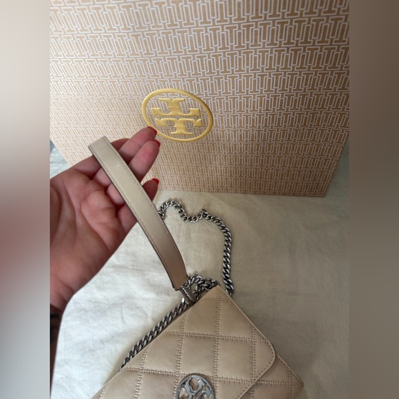 Tory Burch Willa crossbody - Picture 8 of 9